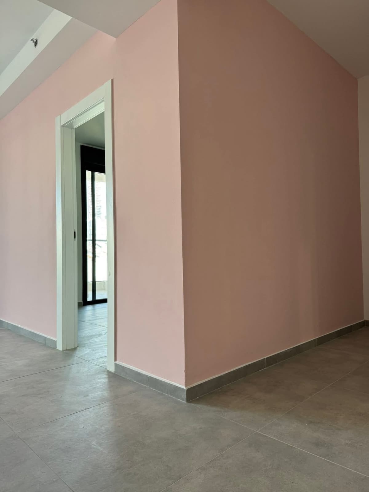 Finished walls in soft pink